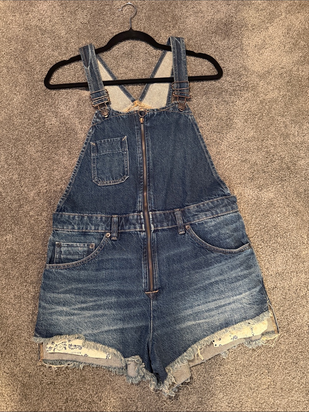With the free women’s Denim Short Overalls - Blue